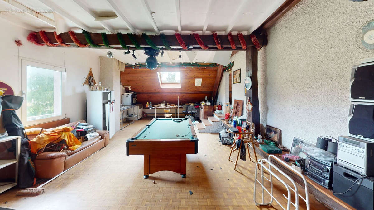 Maison d'exception à vendre à Moncey - 8 pièces, 220 m² sur 6821 m² de terrain - photo 15