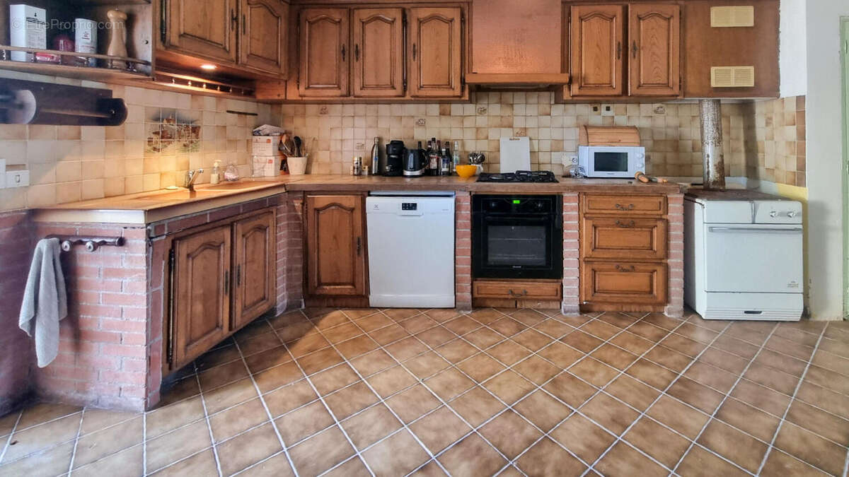 cuisine - Maison à LABECEDE-LAURAGAIS