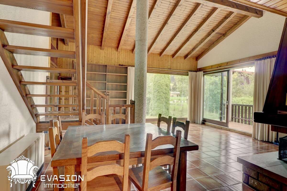 Maison à ARACHES-LA-FRASSE