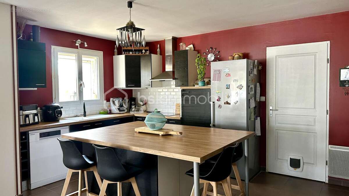 Villa plain-pied avec piscine et garage - photo 8