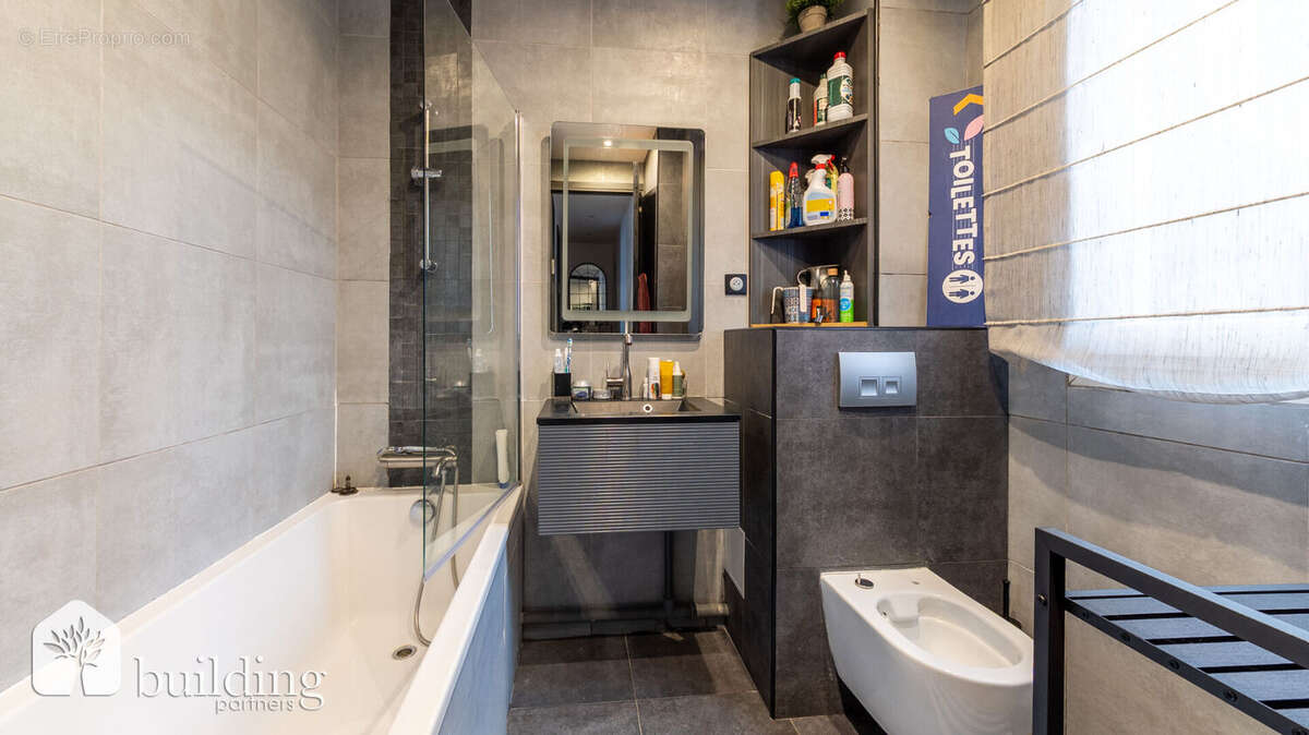 Appartement à PARIS-17E
