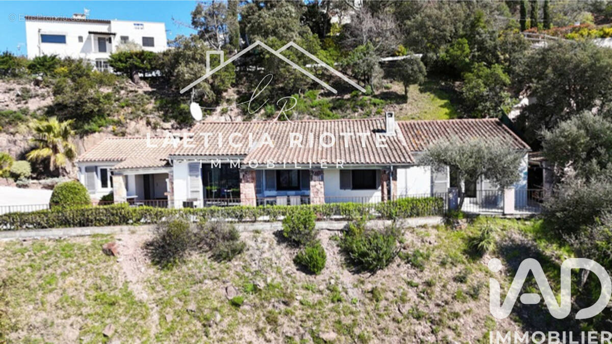 Photo 1 - Maison à FREJUS