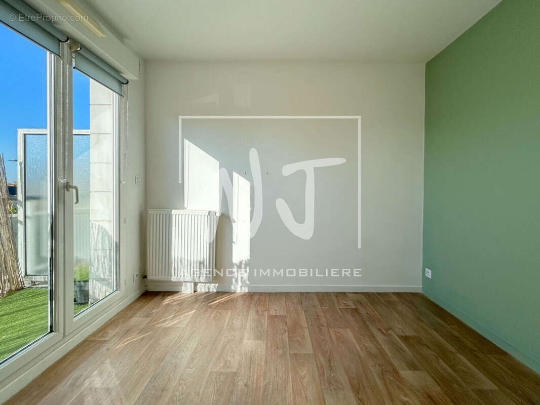 Appartement à LES PONTS-DE-CE