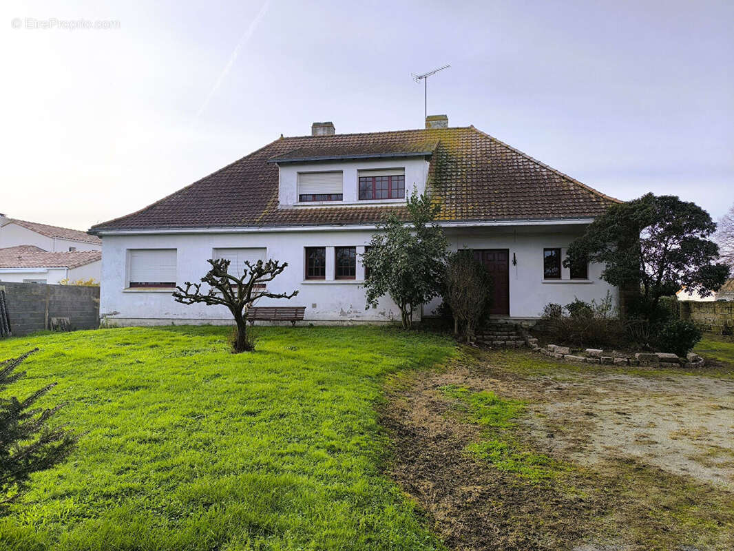 Maison à COMMEQUIERS