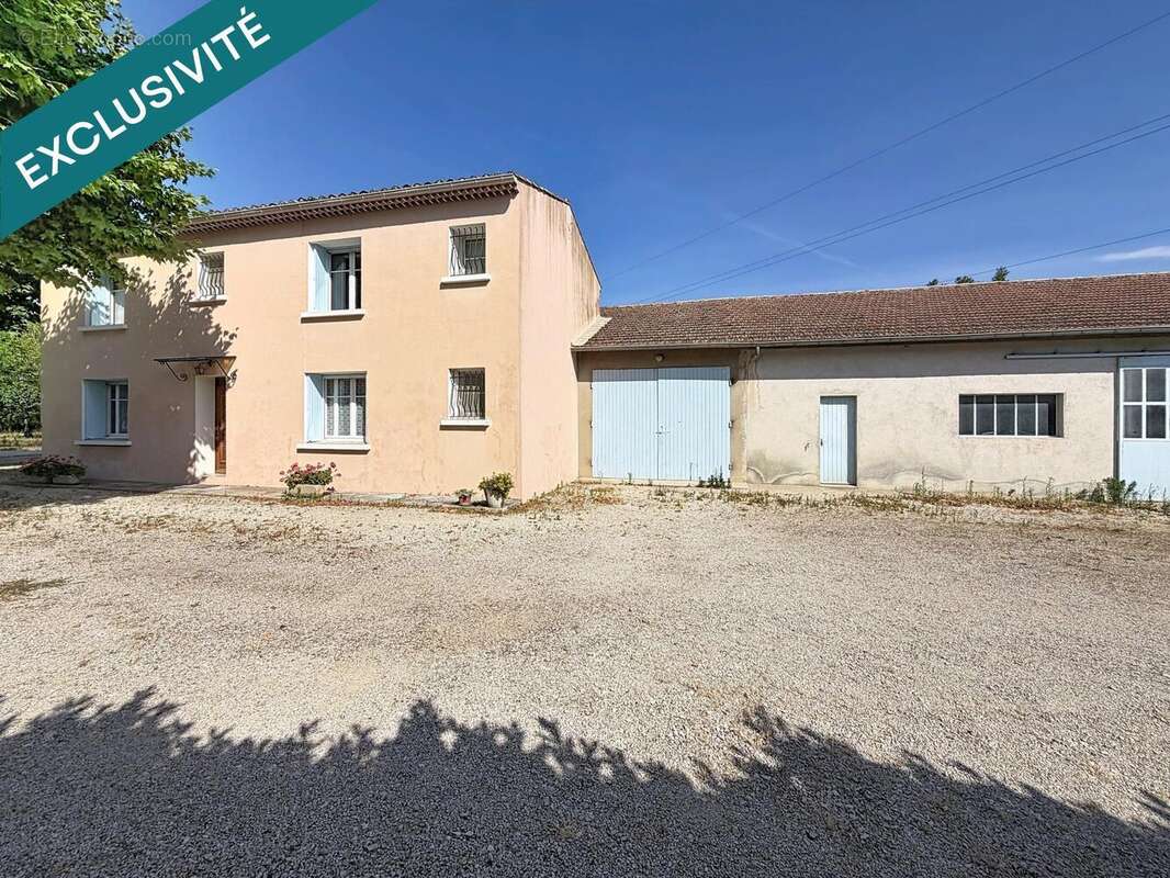 Maison 240 m² à Alleins  - photo 3