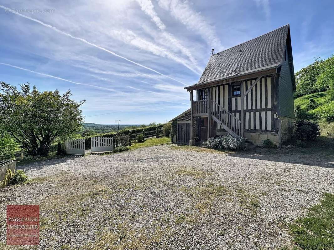 Maison à LESSARD-ET-LE-CHENE