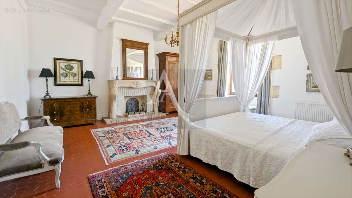 Maison à SAINT-FRONT-SUR-LEMANCE