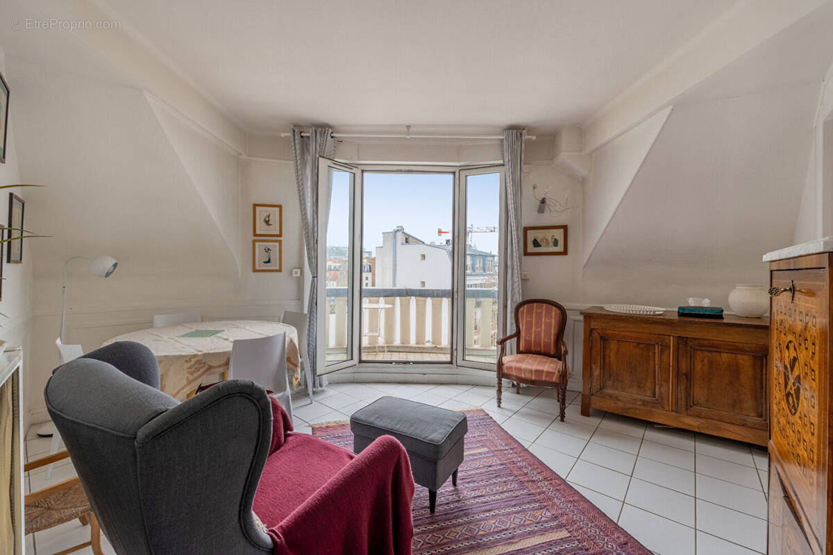 Appartement à PARIS-15E