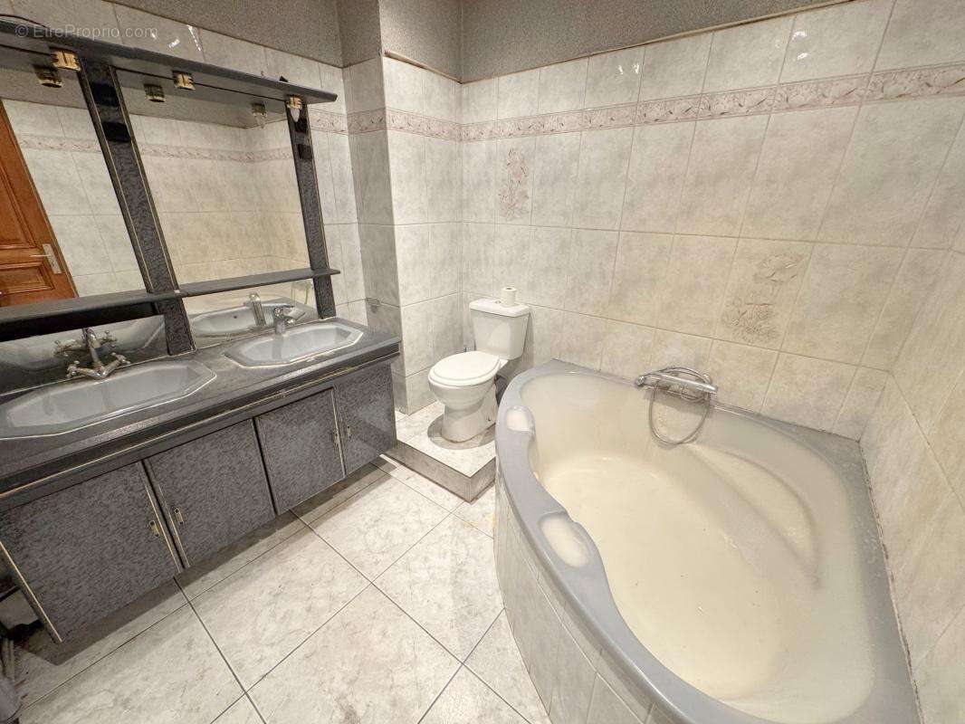 Maison à LE BLANC-MESNIL