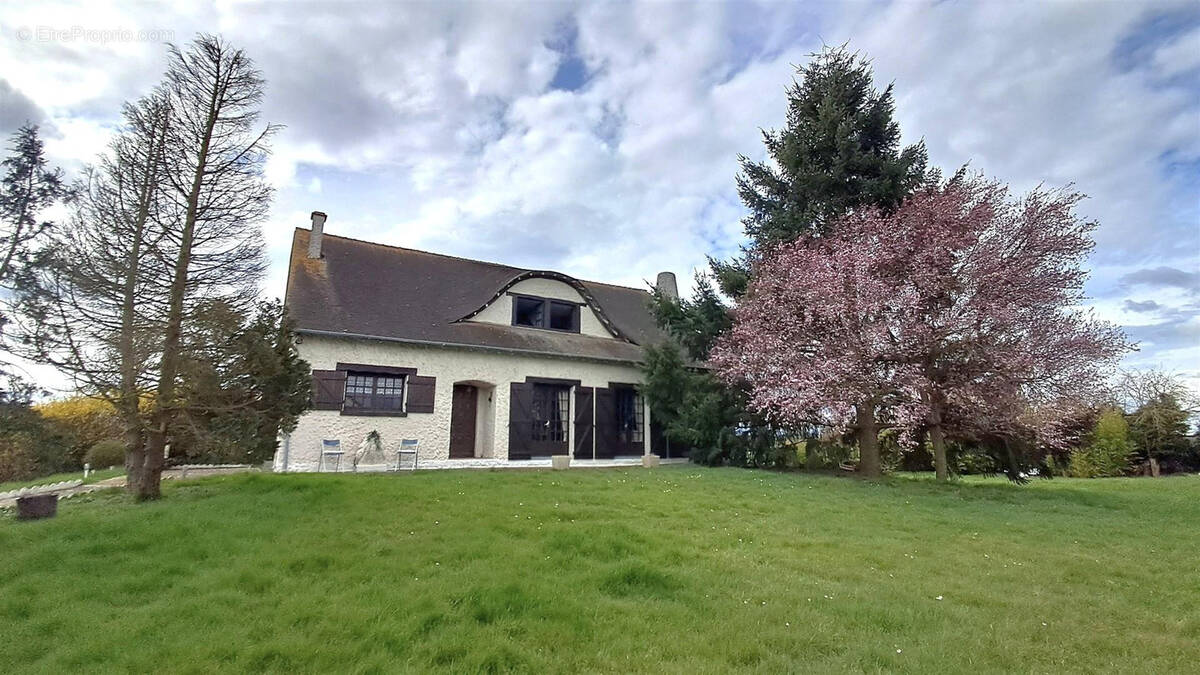 Maison à CRUCEY-VILLAGES
