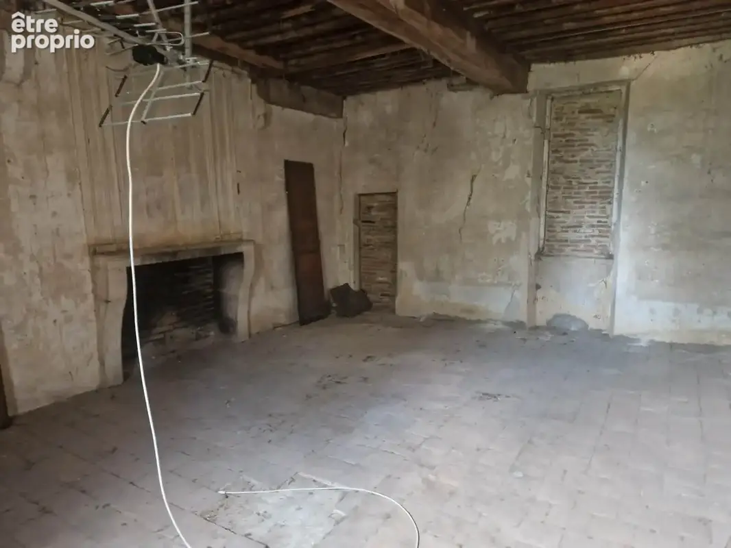 11  Kms de VICHY, très belle propriété à rénover - photo 4