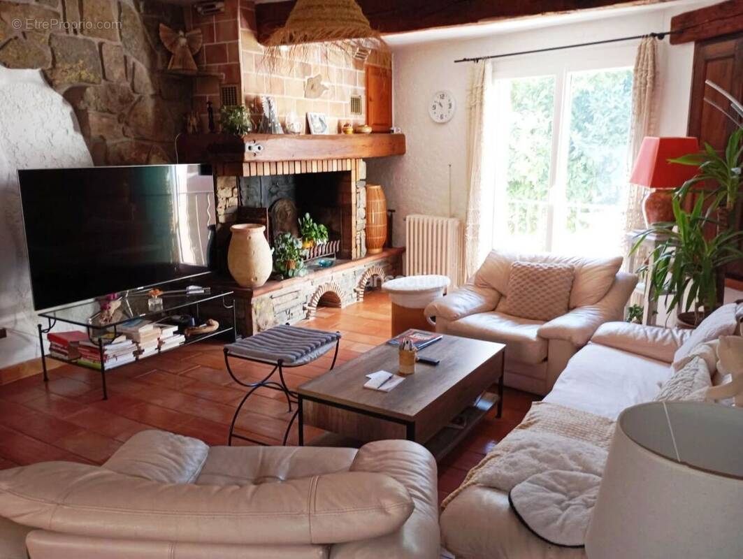 Maison à ROQUEBRUNE-SUR-ARGENS