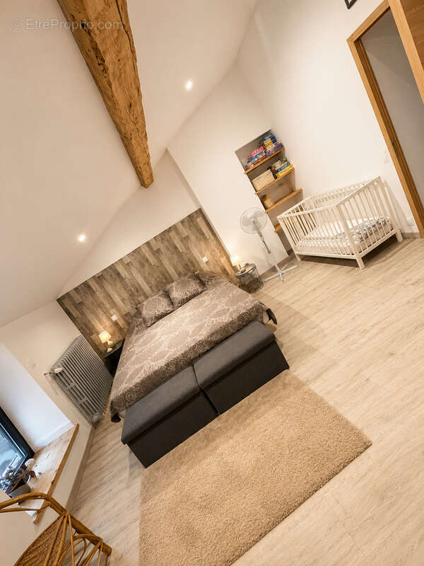 Maison 152 m² à Saint-Julien-Molin-Molette  - photo 4