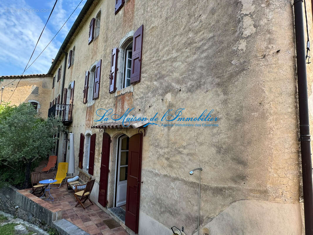 A proximité de la Bambouseraie d'Anduze, maison en pierres de caractère F4 avec terrasse et jardin - photo 2