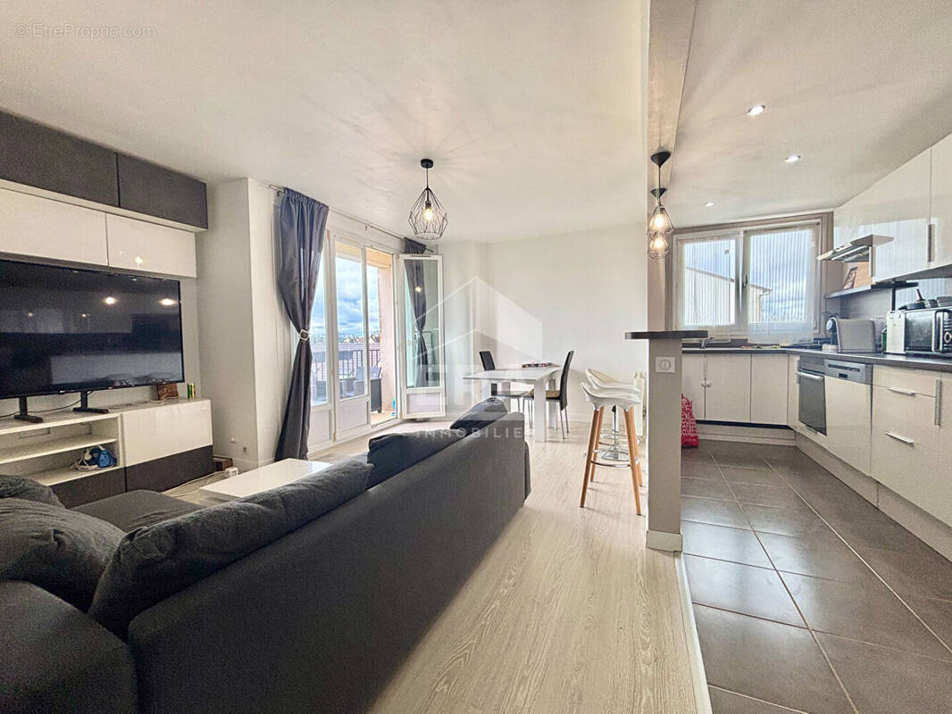 Appartement à BALLANCOURT-SUR-ESSONNE