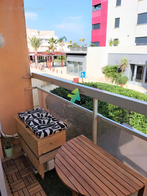 Grand Studio Cabine 25.52m2 avec Balcon et Place de parking - photo 2