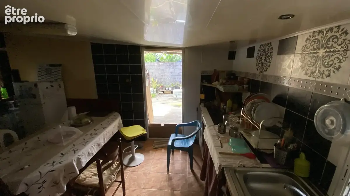 A Saint-André, Maison F5 de 101m2 plus varangue, cuisine extérieure, dépendance .... - photo 5