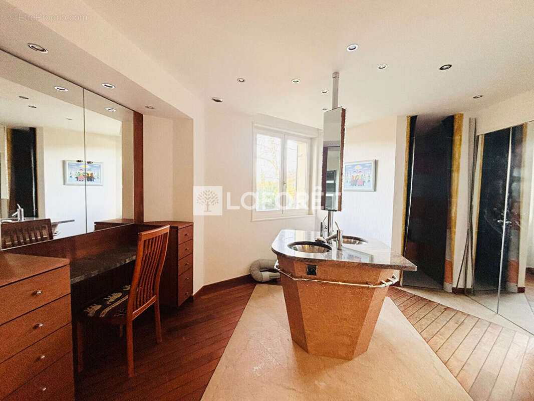 Maison à SAINT-MAURICE-LES-CHATEAUNEUF