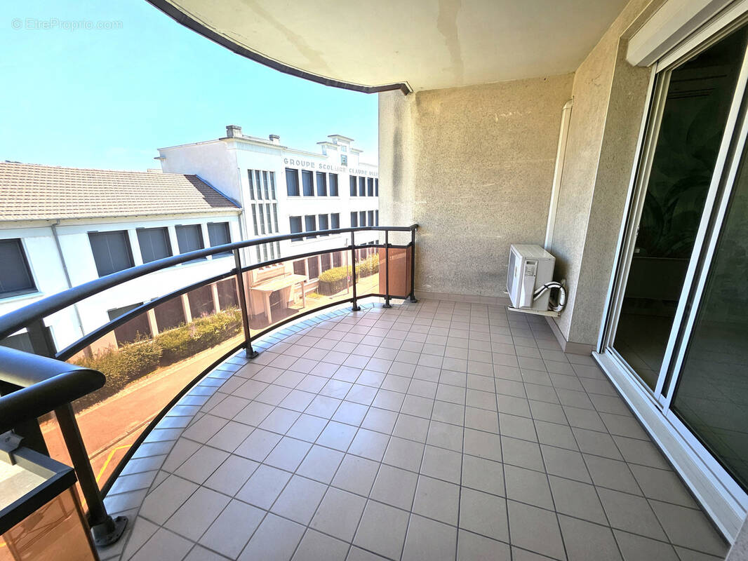 Appartement à LE PEAGE-DE-ROUSSILLON