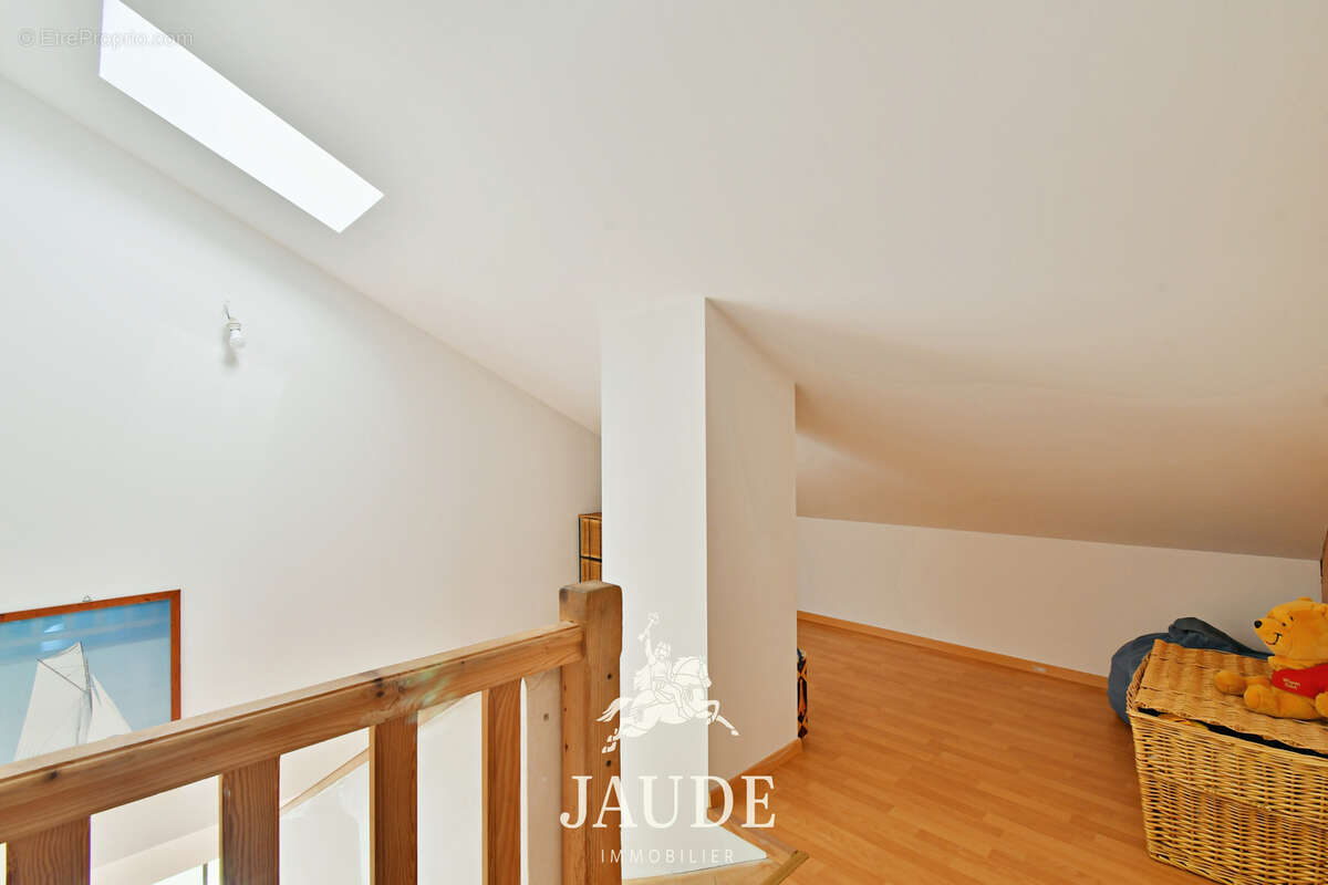Maison d’architecte 160 m2 avec piscine + Appartement F3 de 61 m2 à rénover -Terrain 1 639 m2   L’Étang   Chan - photo 8