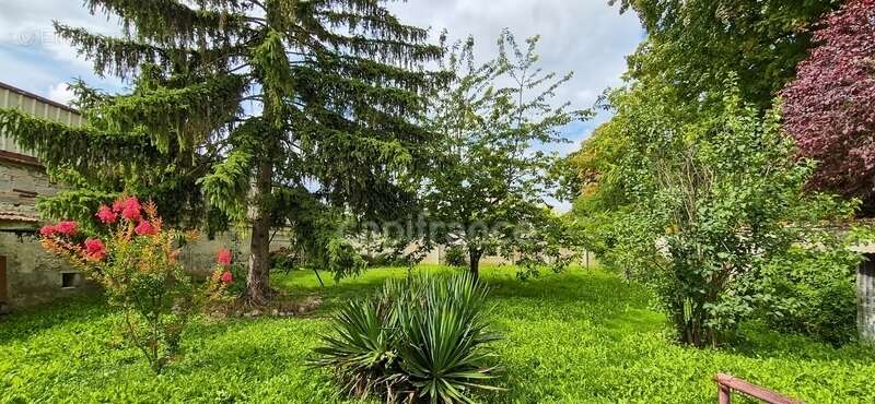 Maison à TOURS-SUR-MARNE