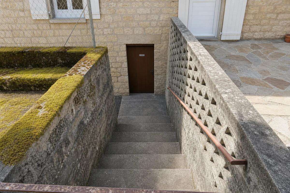 Maison à SEGONZAC
