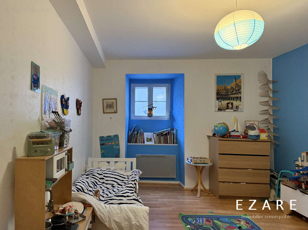 Chambre 2 - Appartement à BEAUNE