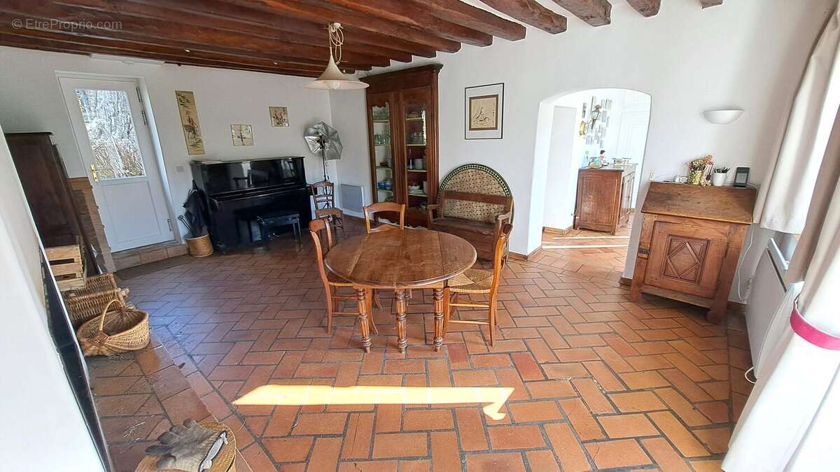 Maison à BRIIS-SOUS-FORGES