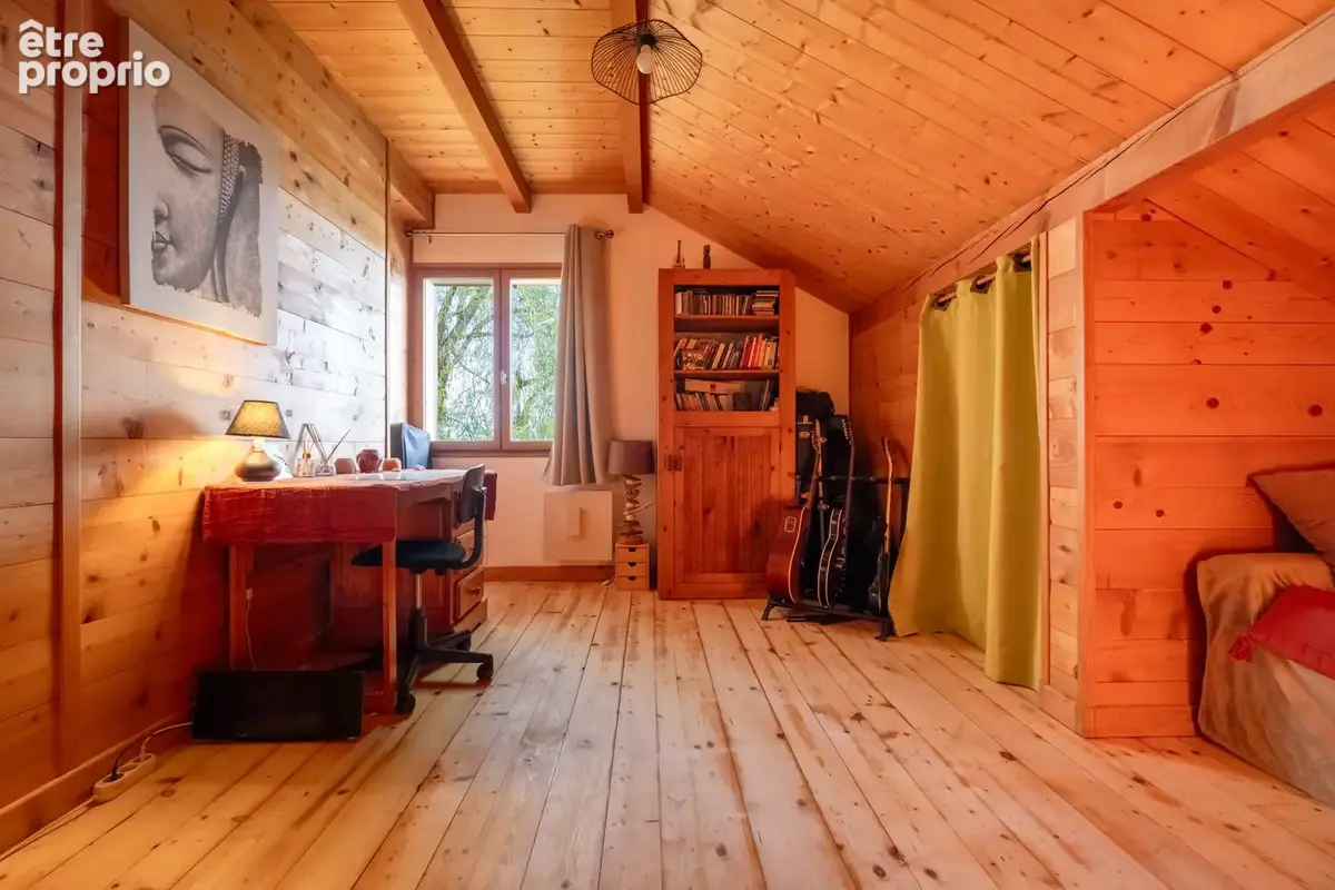 Maison dans un environnement calme et verdoyant - photo 12