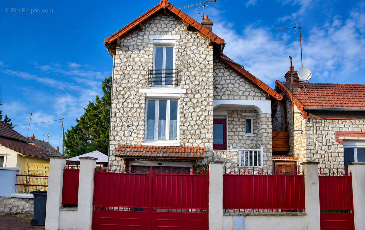Maison à CHALETTE-SUR-LOING