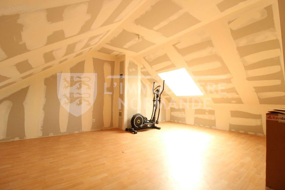 Maison à BONNIERES-SUR-SEINE