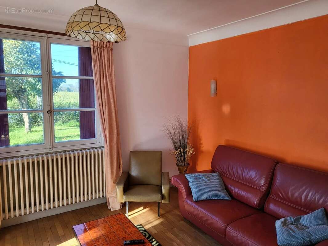 Grande maison avec dépendances - photo 4