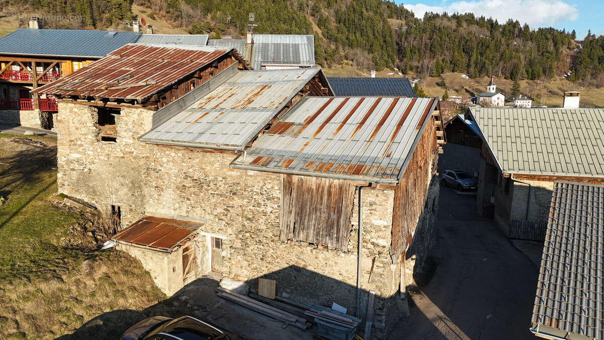 Maison à FEISSONS-SUR-SALINS