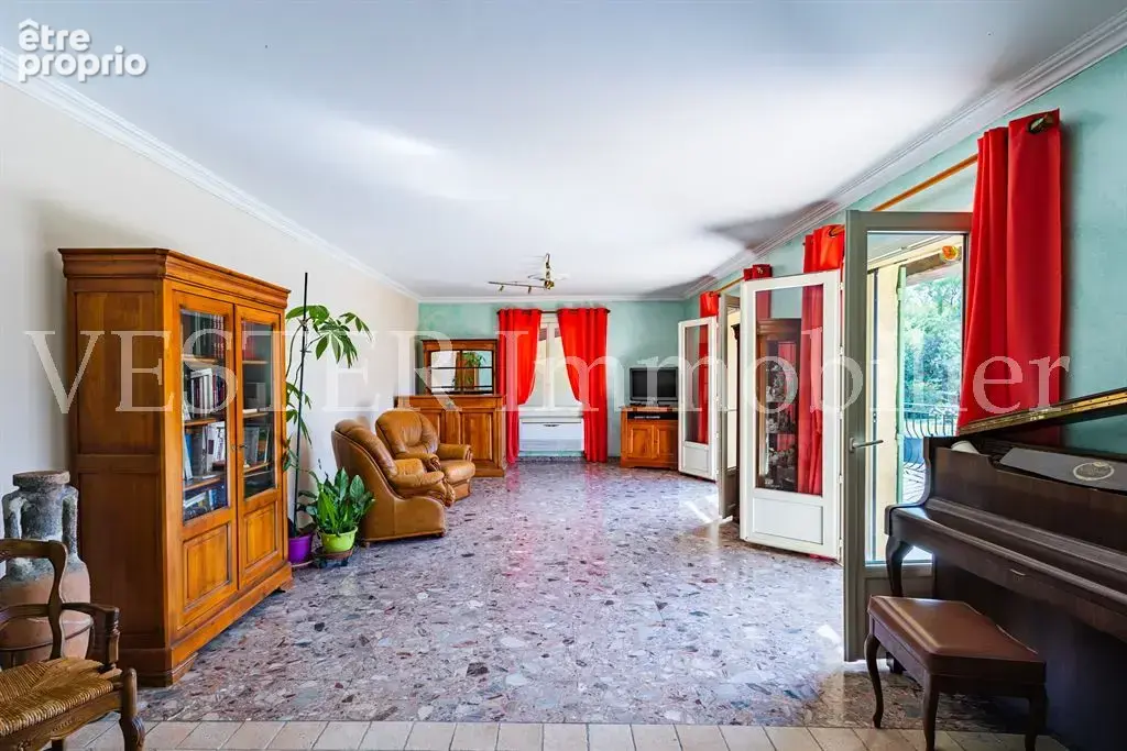 Cavaillon - villa 202 m² - 3641 m² terrain - 4 chambres - piscine - photo 4