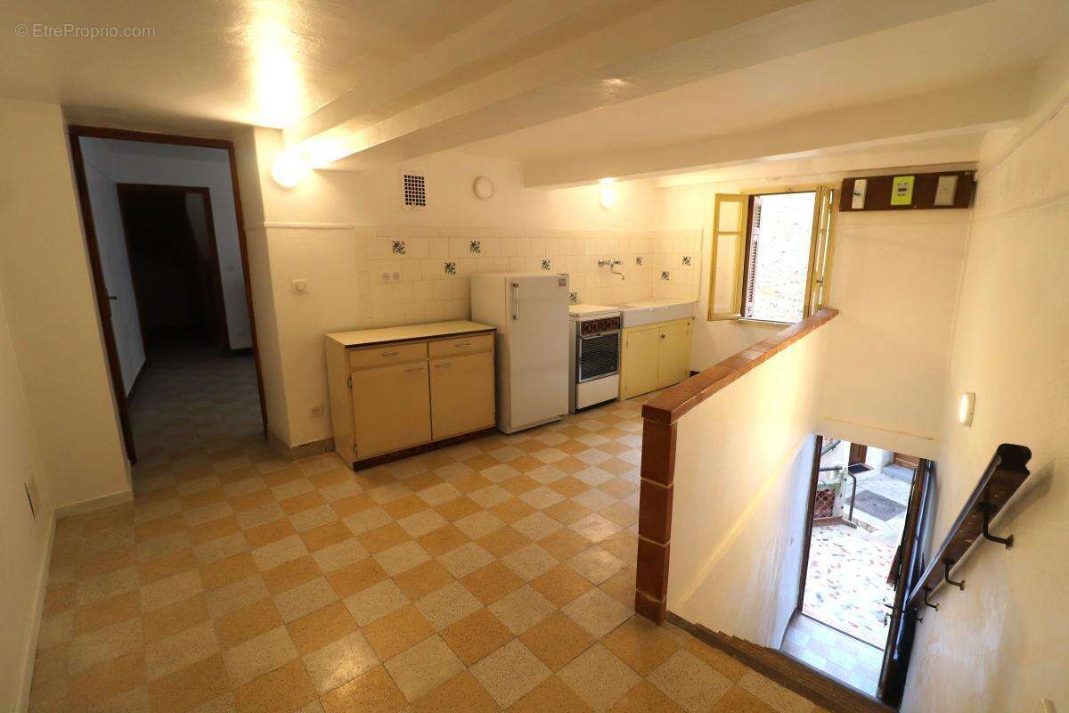 Maison à BERRE-LES-ALPES