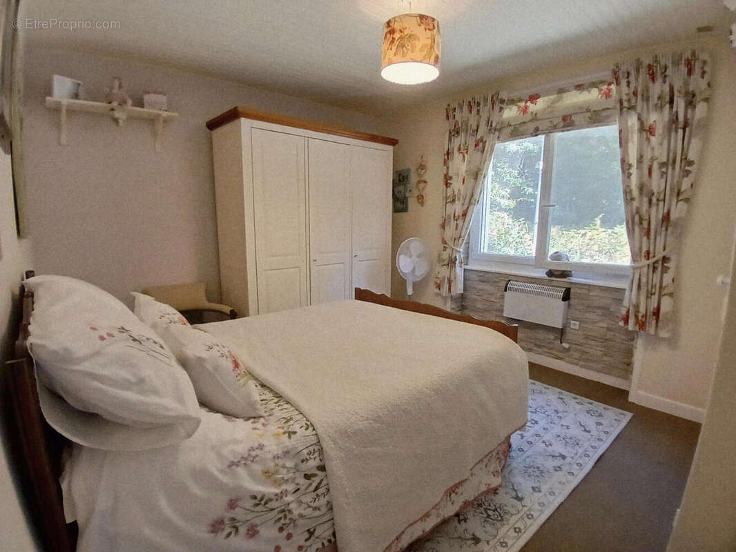 20251007_143757 - Maison à SAINT-PRIEST-LES-FOUGERES