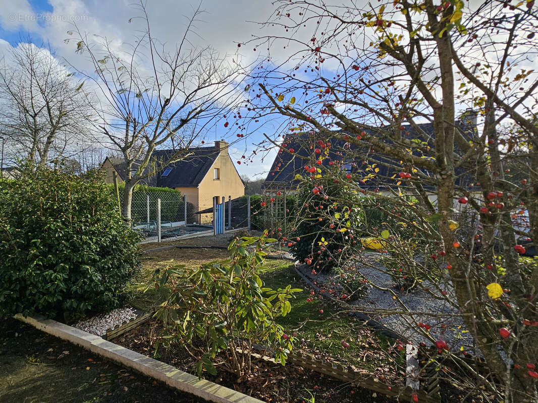 Maison à SAINT-EVARZEC