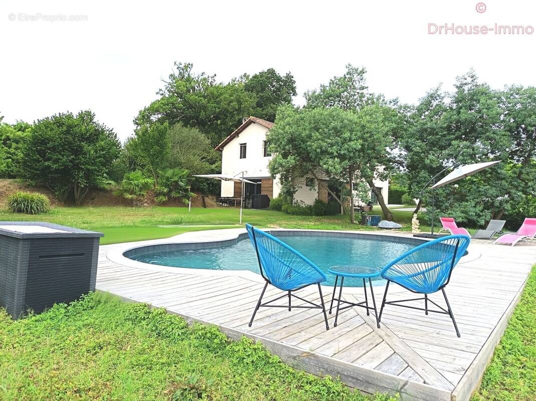 Maison 306 m² à Mugron  - photo 1