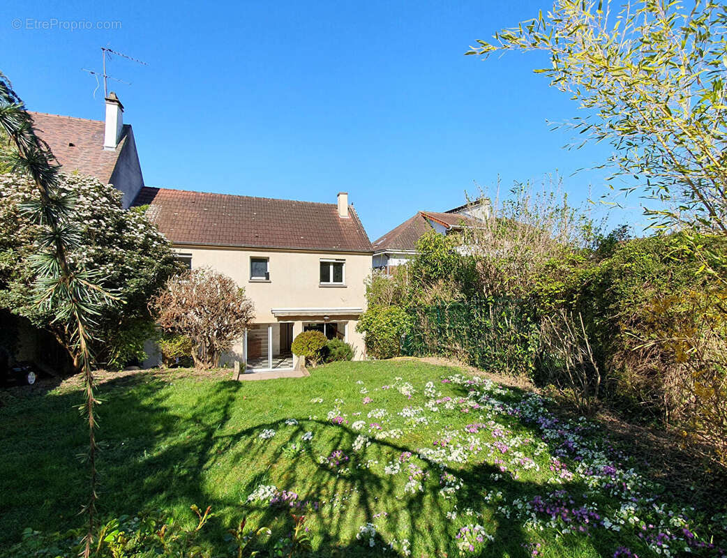 Maison à L'HAY-LES-ROSES