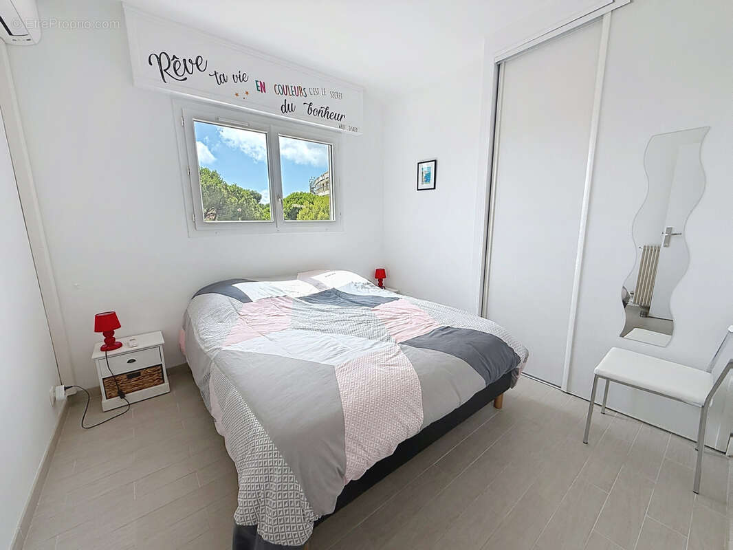 Antibes - la salis - dernier etage - 3 pieces - vue mer - photo 6