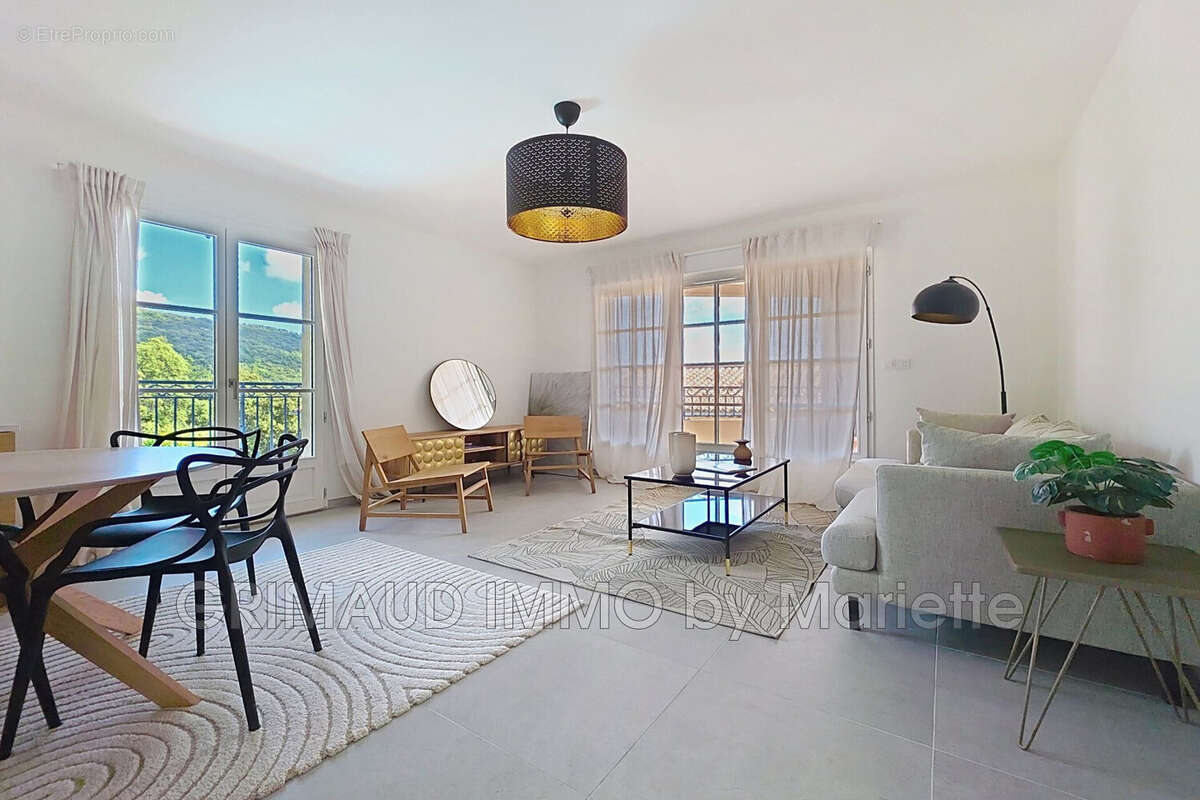 Appartement à GRIMAUD