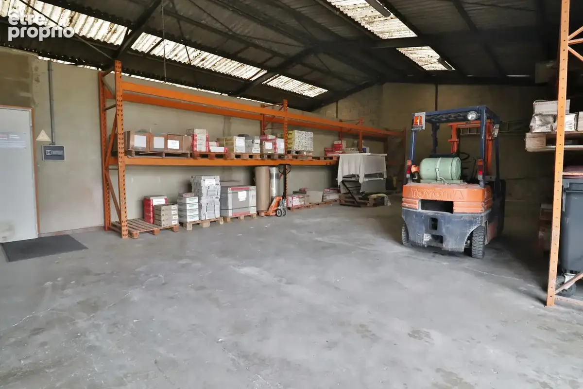 Local commercial - 330m2 - pont-sainte-marie - photo 6