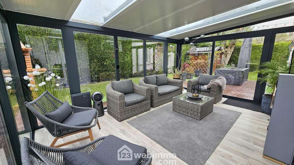 Une superbe véranda de 17 m². - Maison à MALESHERBES