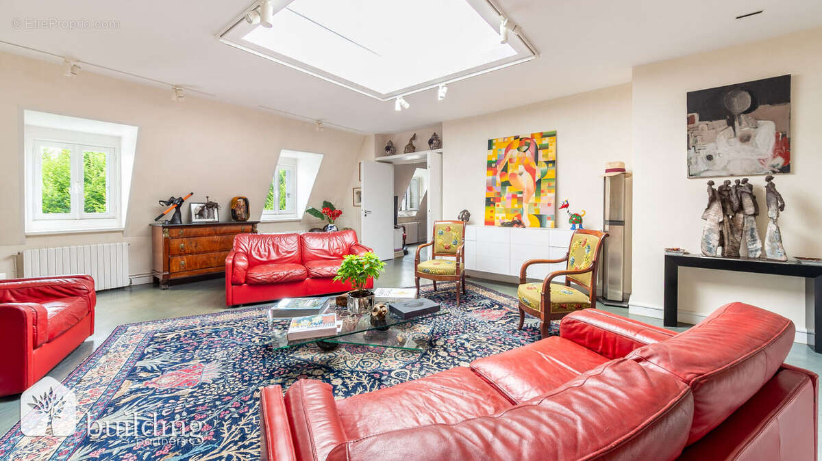 Appartement à COURBEVOIE