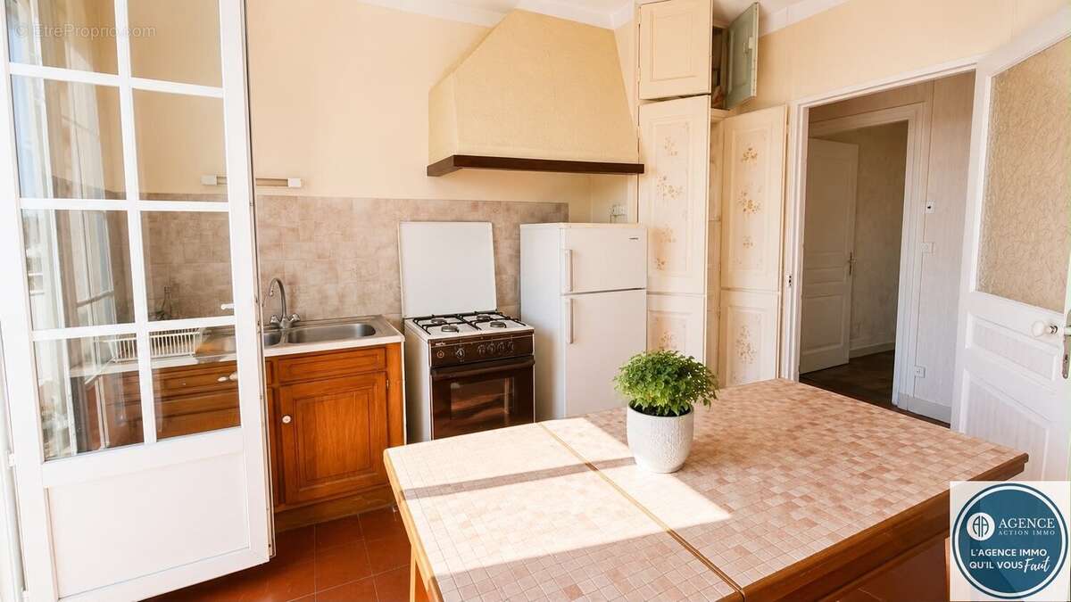 À vendre  Appartement avec fort potentiel à Peyraud - photo 2