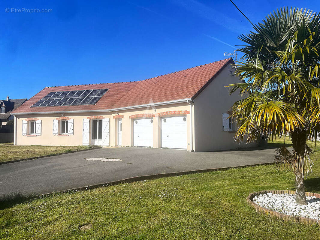 Maison à CONTRES