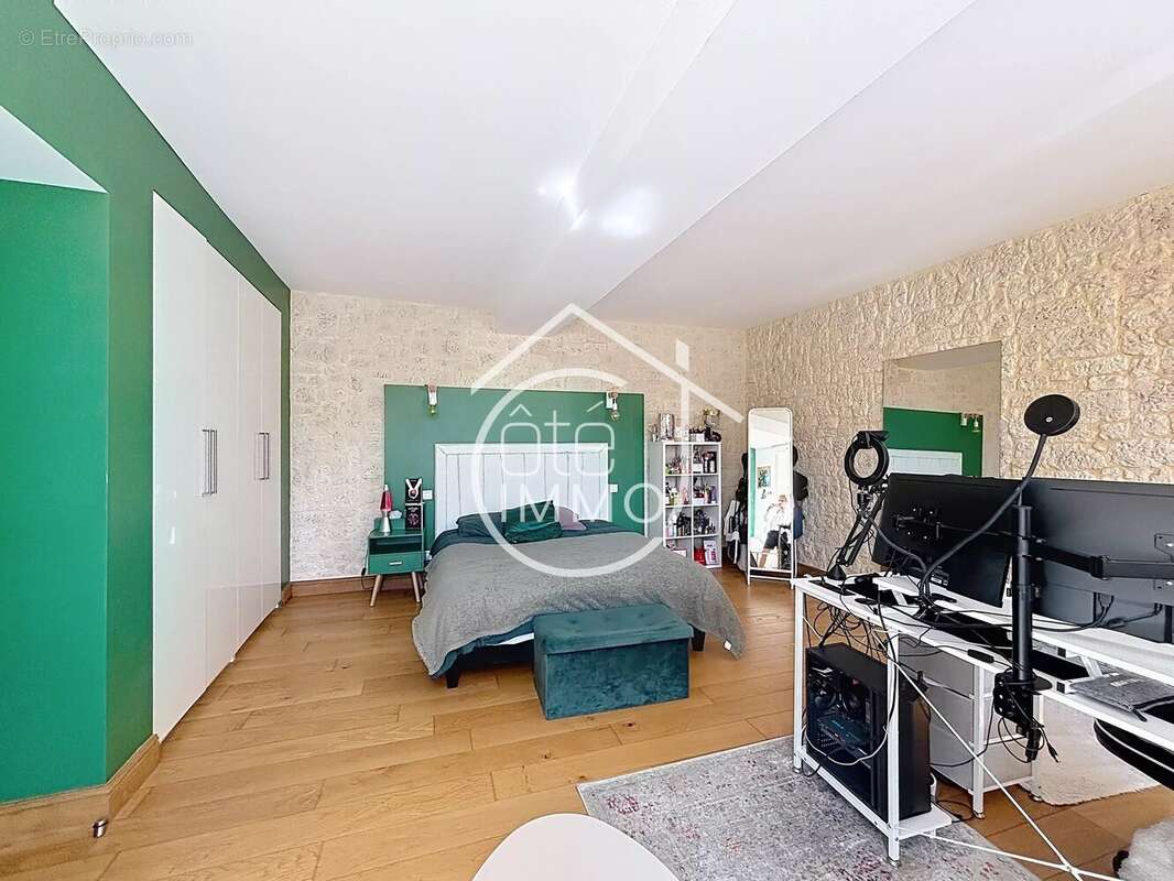 Maison à SAINT-EMILION