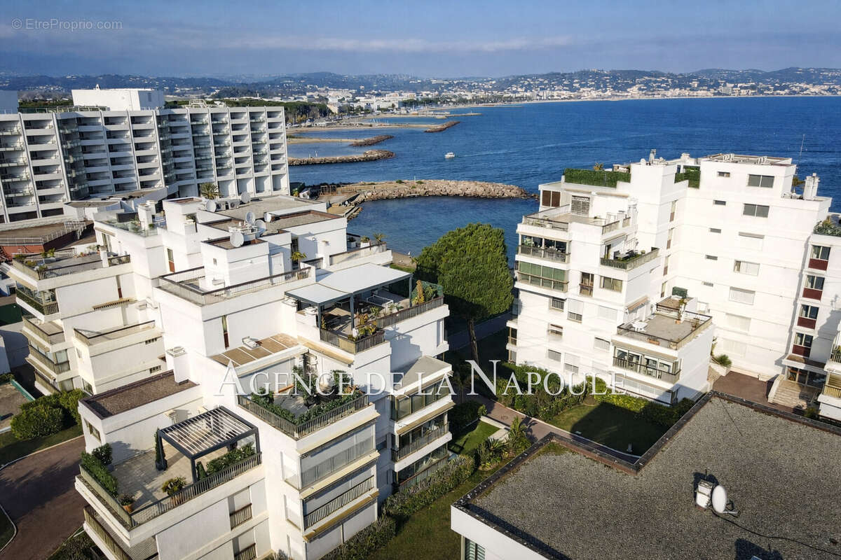 Appartement à MANDELIEU-LA-NAPOULE