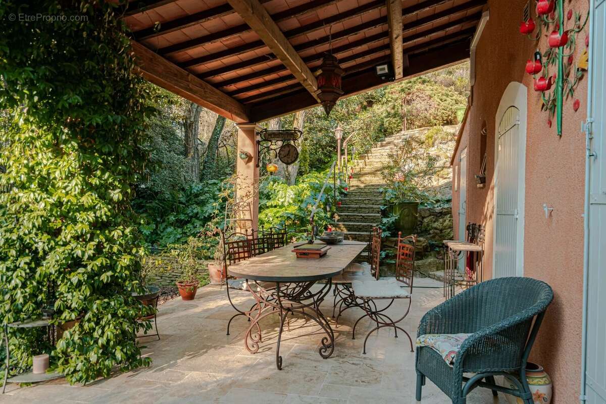 Maison à SAINT-MARC-JAUMEGARDE