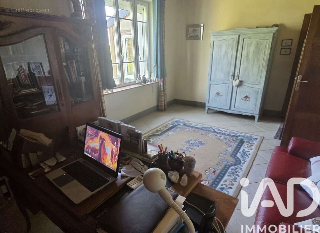 Maison 296 m² à Saint-Pierre-De-Trivisy  - photo 4